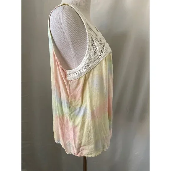 Maurices Pastel / Cream Crochet Neckline Pleated Textured Sleeveless Tank Top - Picture 6 of 10